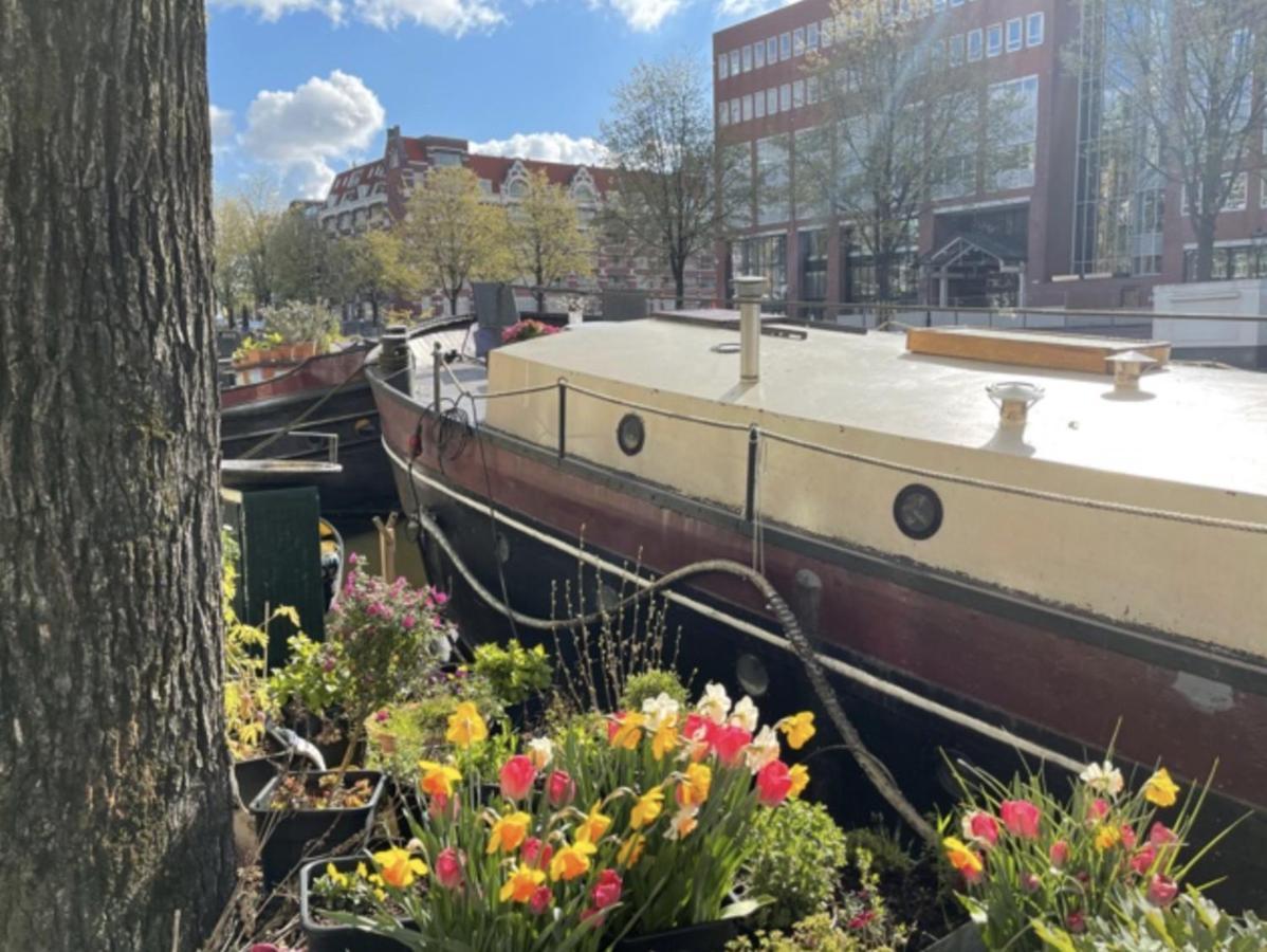 Romantic Houseboat