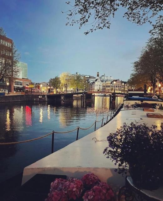 Bed & Breakfast Romantic Houseboat