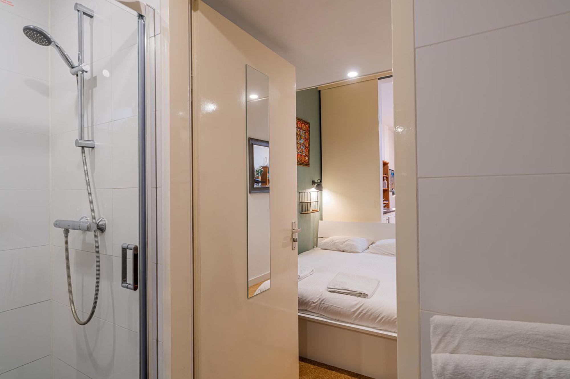 Fully Fitted - 15 Min From Station Homestay *