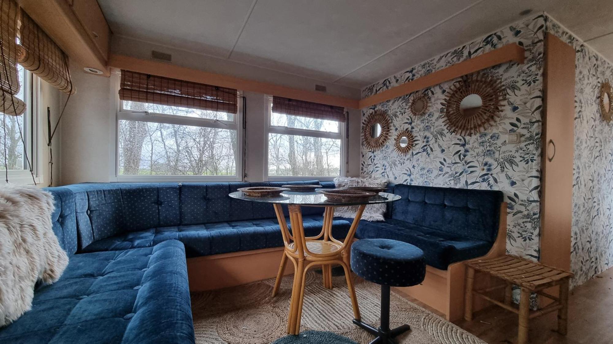 Farmer Farmyard Stays, Sleep Easy, Rural, Explore Campsite Amsterdam