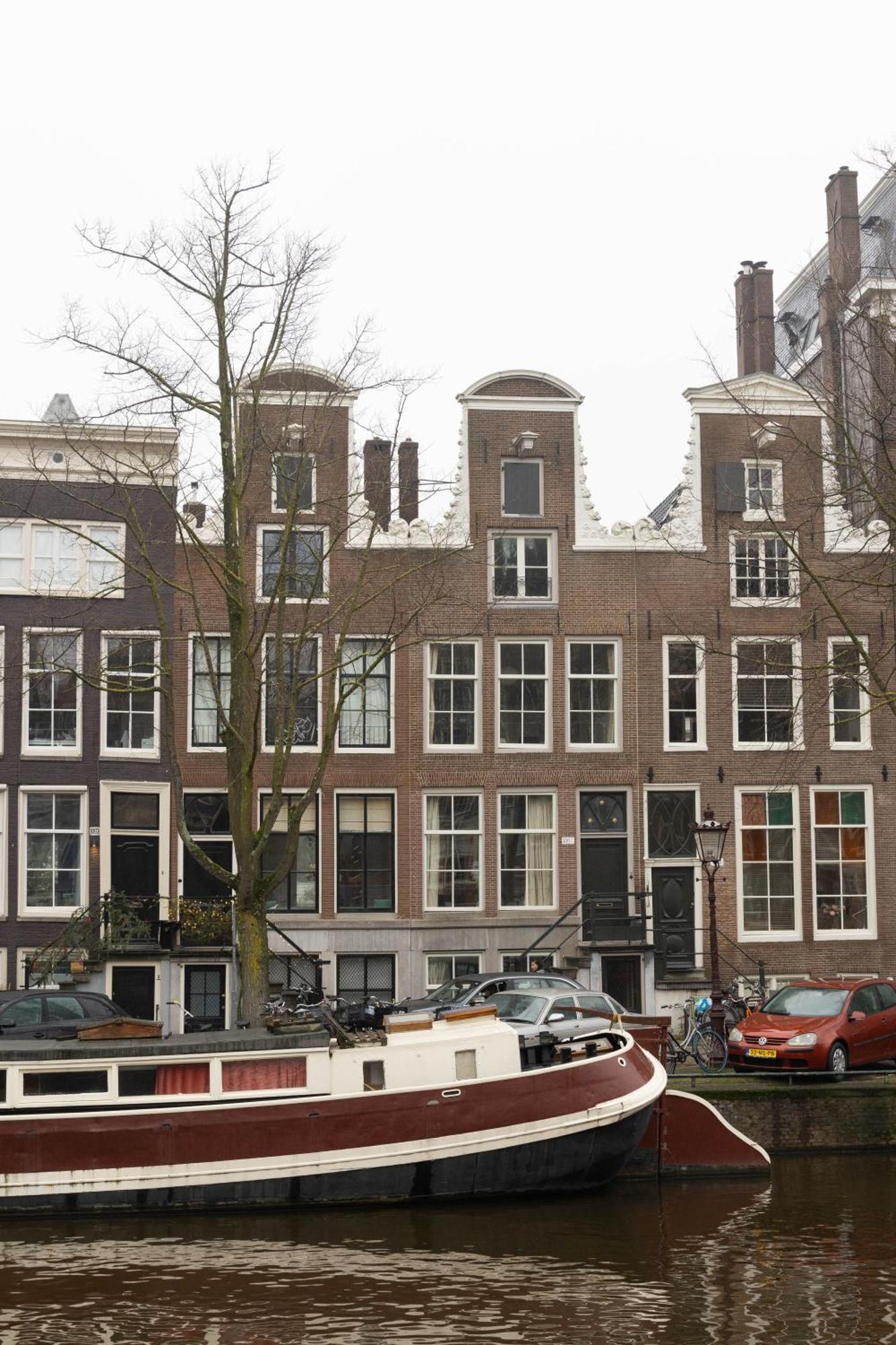 Apartment Canal In The Center Of Amsterdam