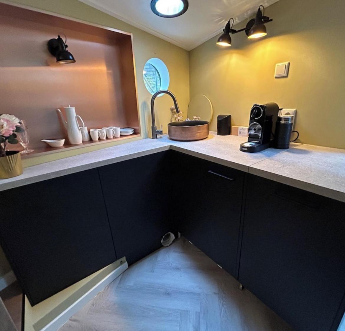 Houseboat Reussi *