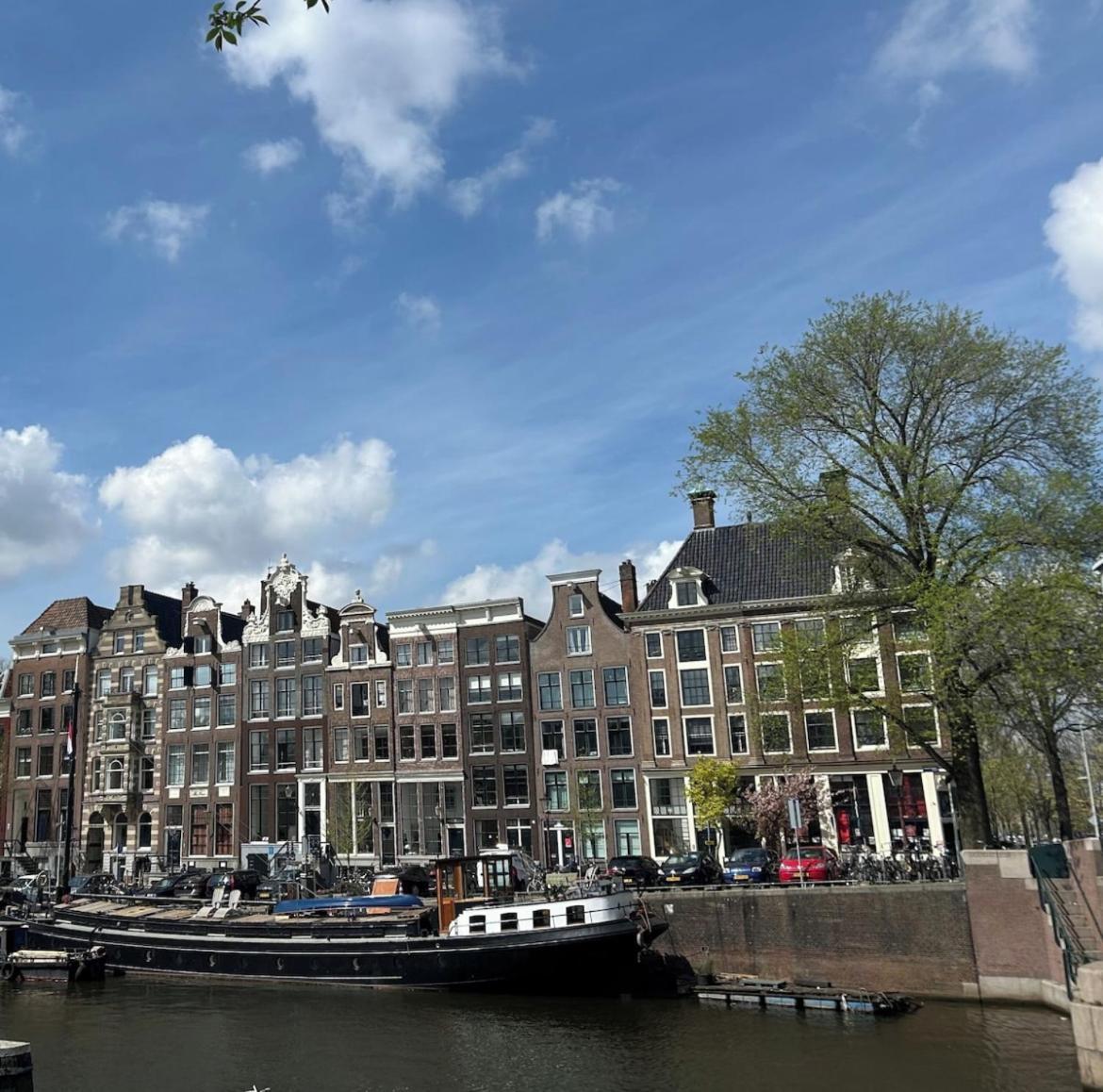 Houseboat Reussi *