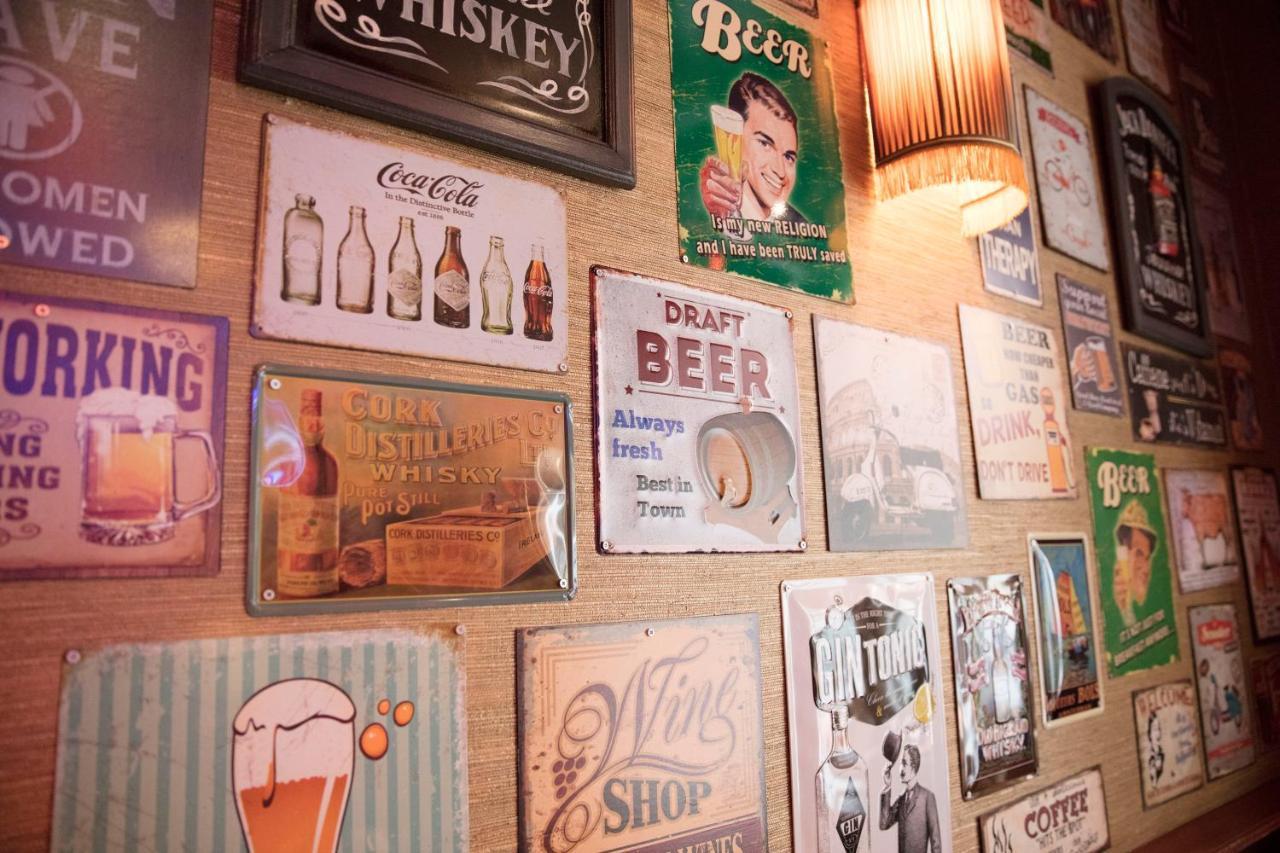 Durty Nelly's Hostel *