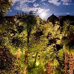 Garden Suite Centre