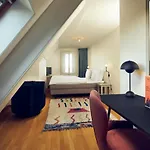 Lloyd Hotel