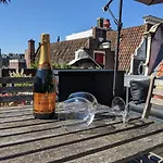 Storestay Damsquare