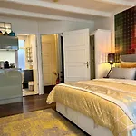 Amsterdam 4 Holiday Guestrooms