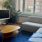 Modern And Light Apartment In Amsterdam-West