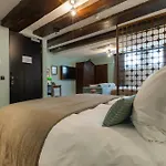 The Hendrick\'S Hotel