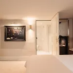 Hotel 717