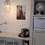 The Superstay Boutique Guestroom