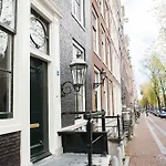 Mokum Suites