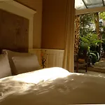 Garden Suite Centre