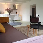 Miauw Suites, Canal View City Centre Hotel