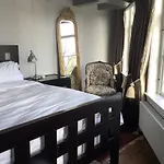 Former Rembrandt workshop two bedroom B&B