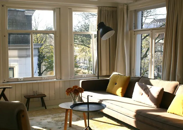 Miauw Suites, Canal View City Centre Hotel