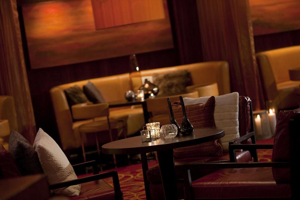 Renaissance Hotel 5*