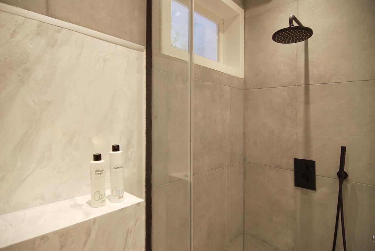 New! 2024 - The Canal Bridge Bed & Breakfast Amsterdam