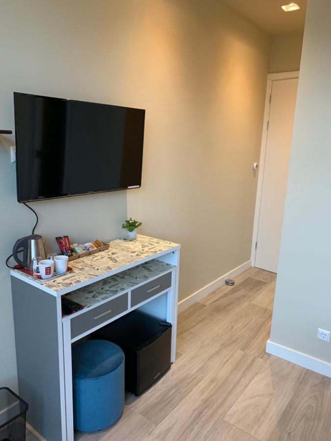 Roomwest