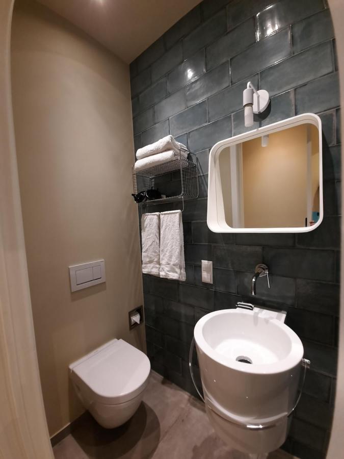 Roomwest