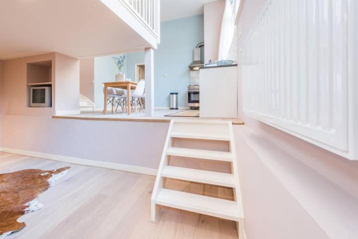 Apartment Hip Split Level On The Ground Floor