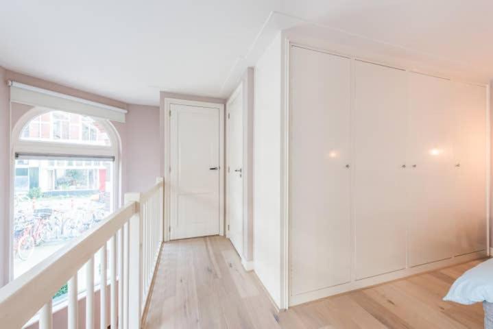Hip Split Level On The Ground Floor *