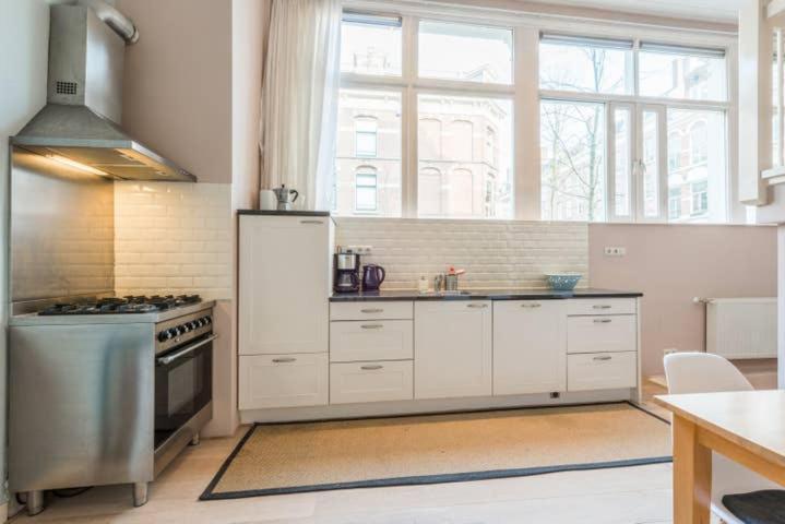 Hip Split Level On The Ground Floor