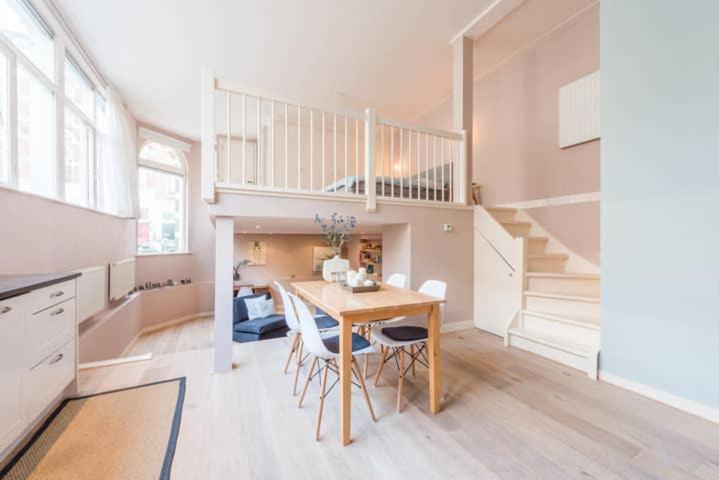 Hip Split Level On The Ground Floor Apartment *