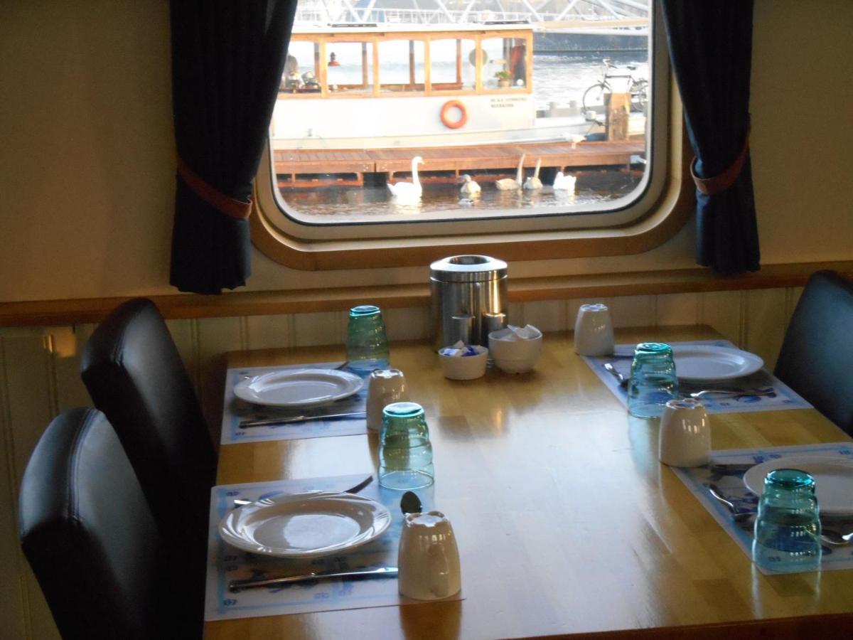 Hotelboat Iris *