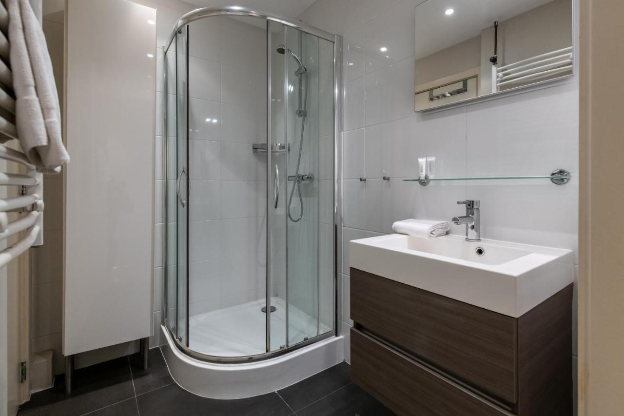 Two-bedroom In West Apartment