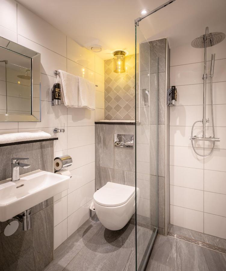 Oscar Hotel 3*