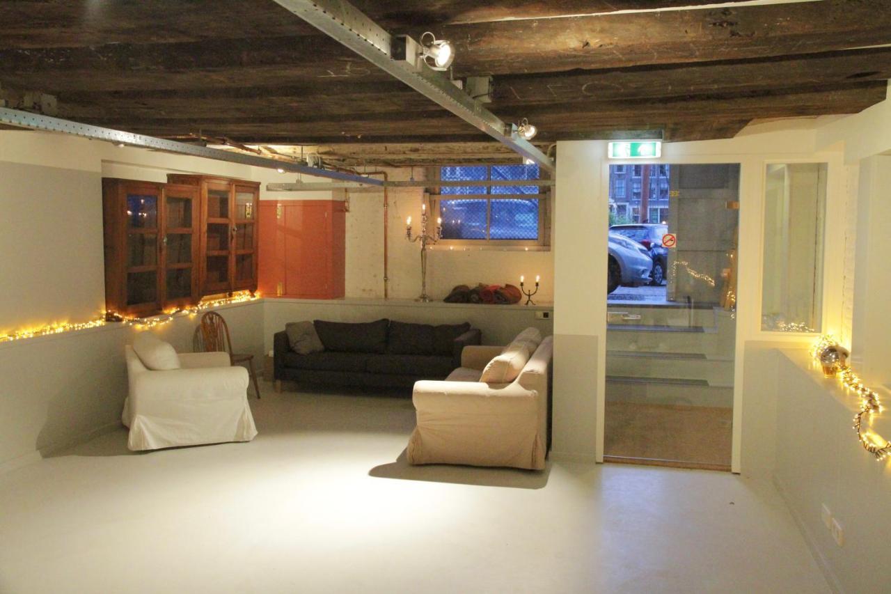 Bed & Breakfast Top-notch Along Canal In Historic Centre Amsterdam