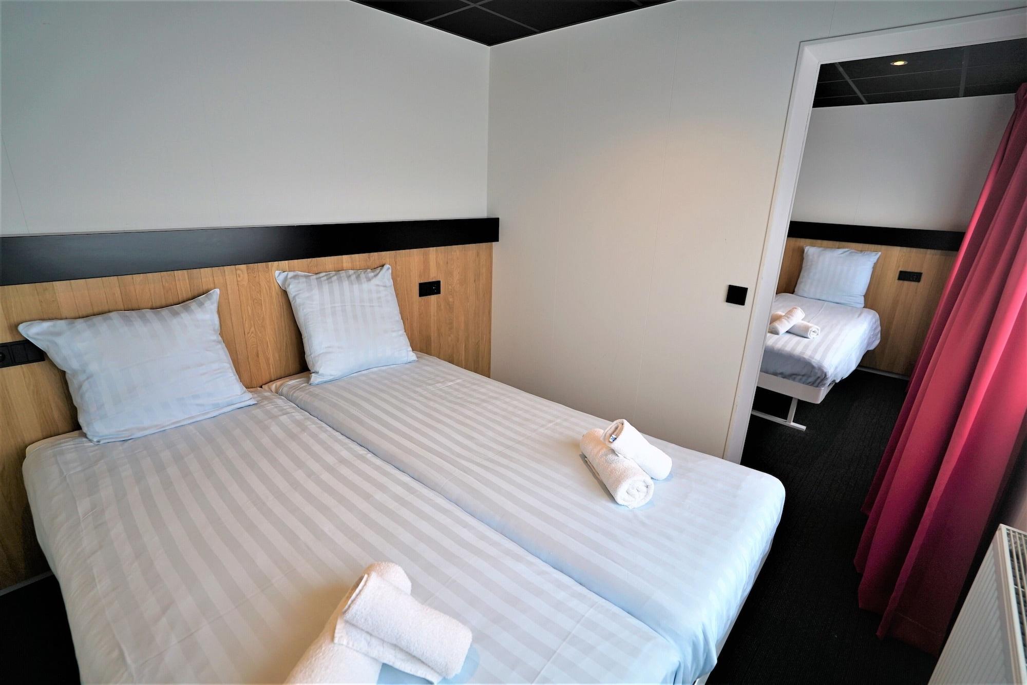 Hotel Botel 3*