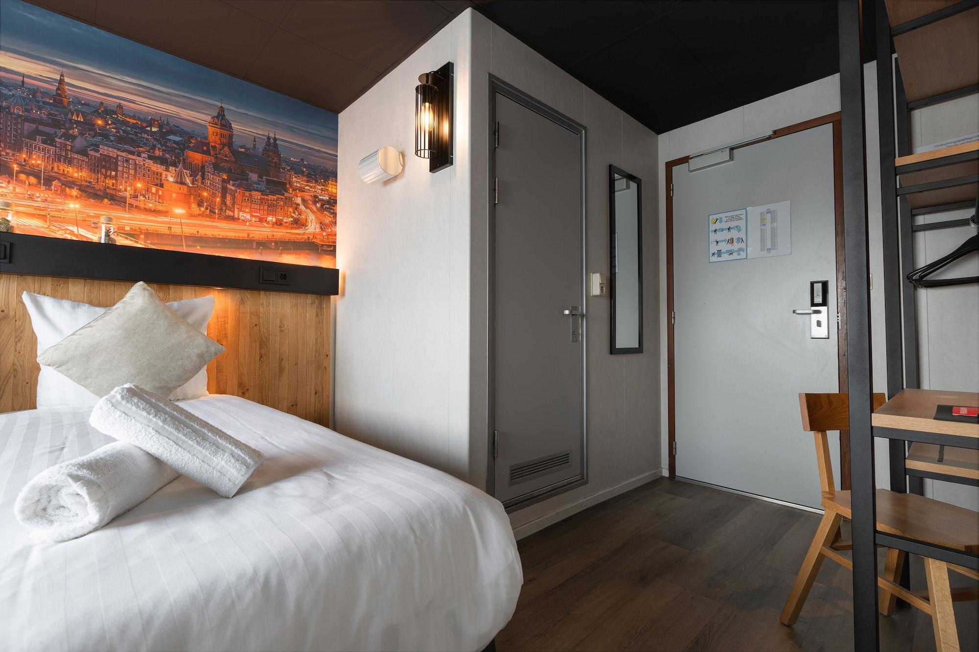 Botel Hotel 3*