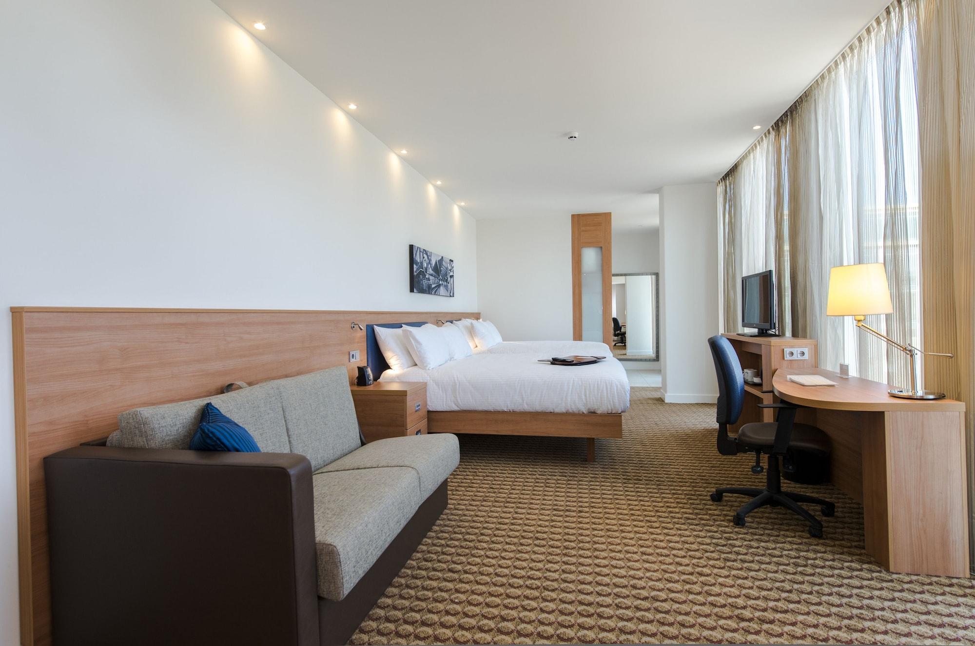 Hotel Hampton By Hilton Arena Boulevard 3*
