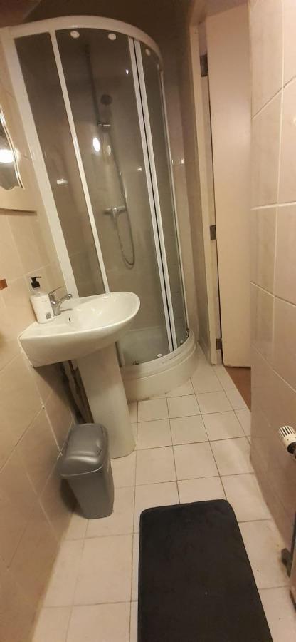 Iru, Not For Parties, Not A Hotel, With No Kitchen * Amsterdam