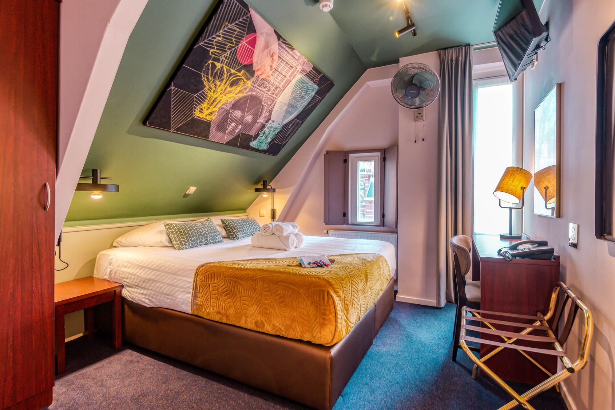 Alexander Hotel 3*
