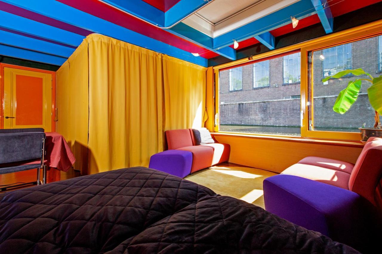 Dreamtime Houseboat