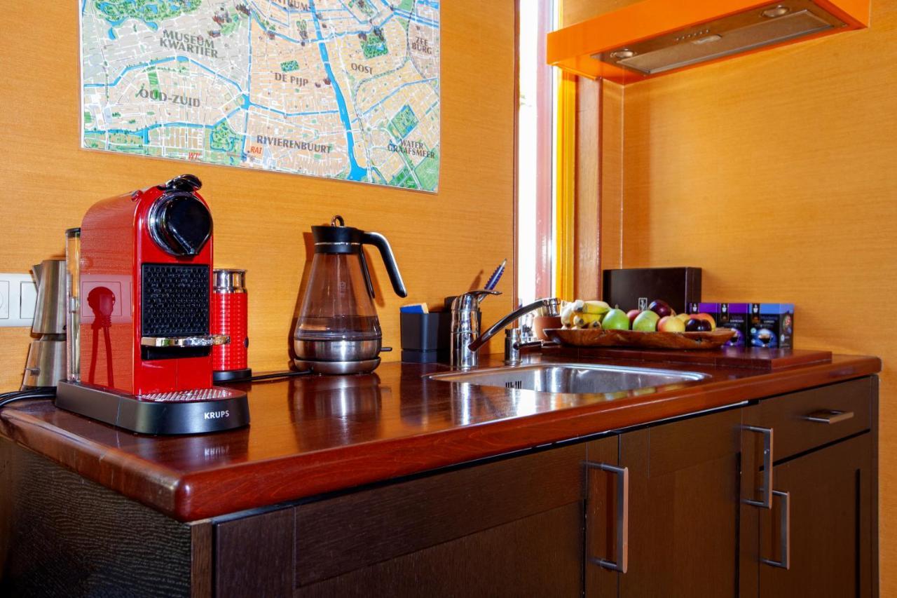 Dreamtime Houseboat Apartment Amsterdam