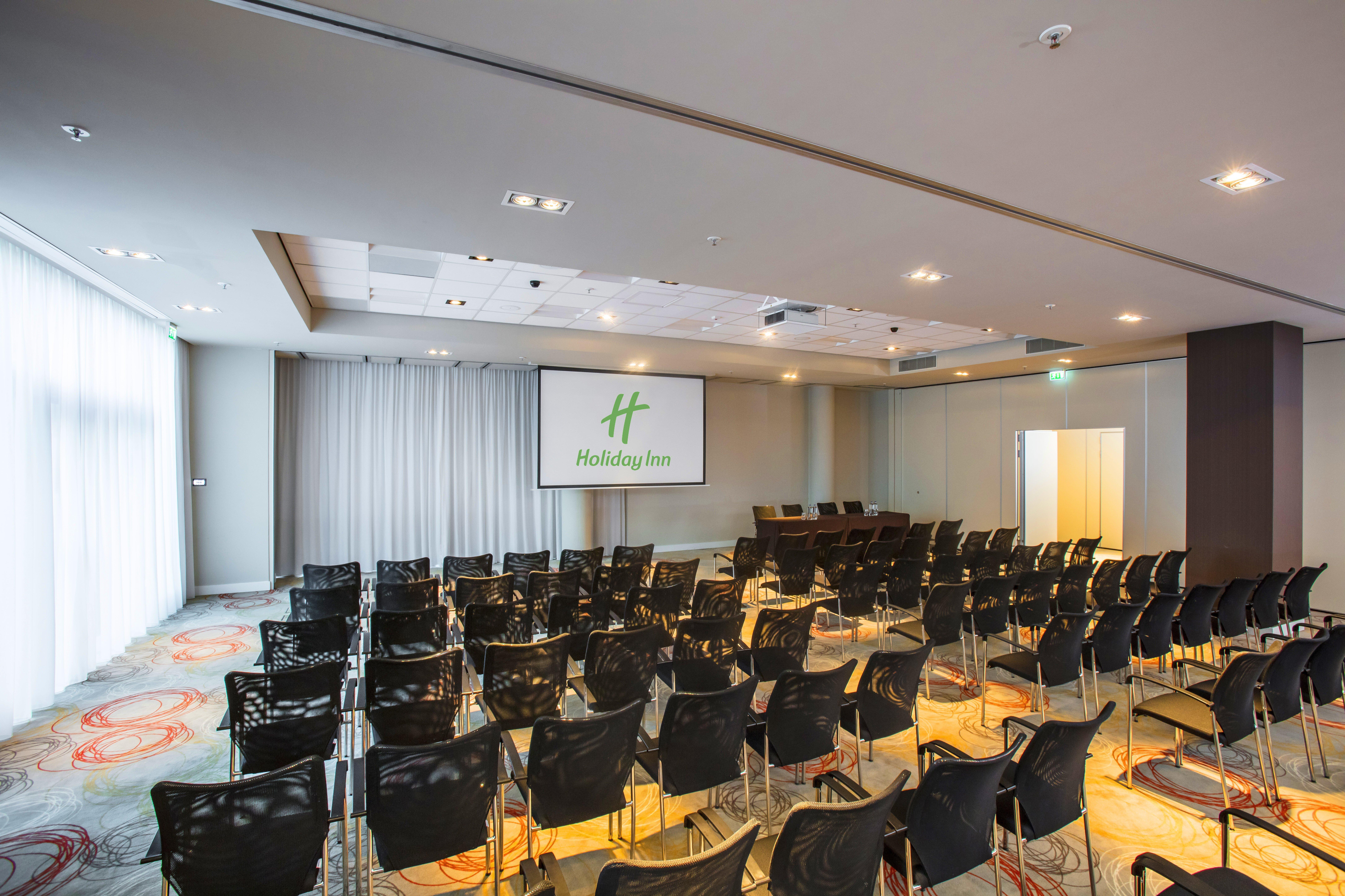 - Arena Towers By Ihg Hotel 4*