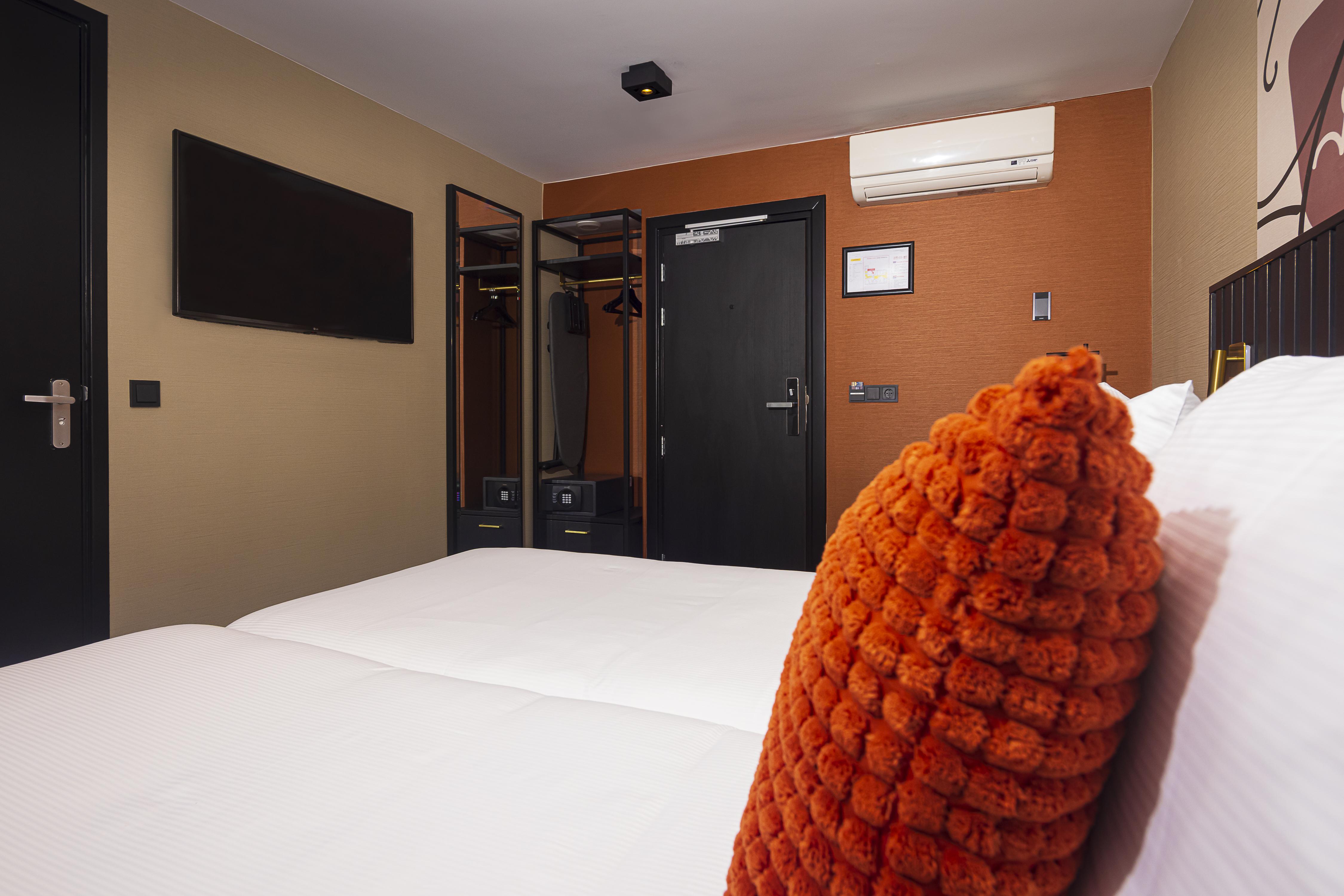 Huygens Place 4*