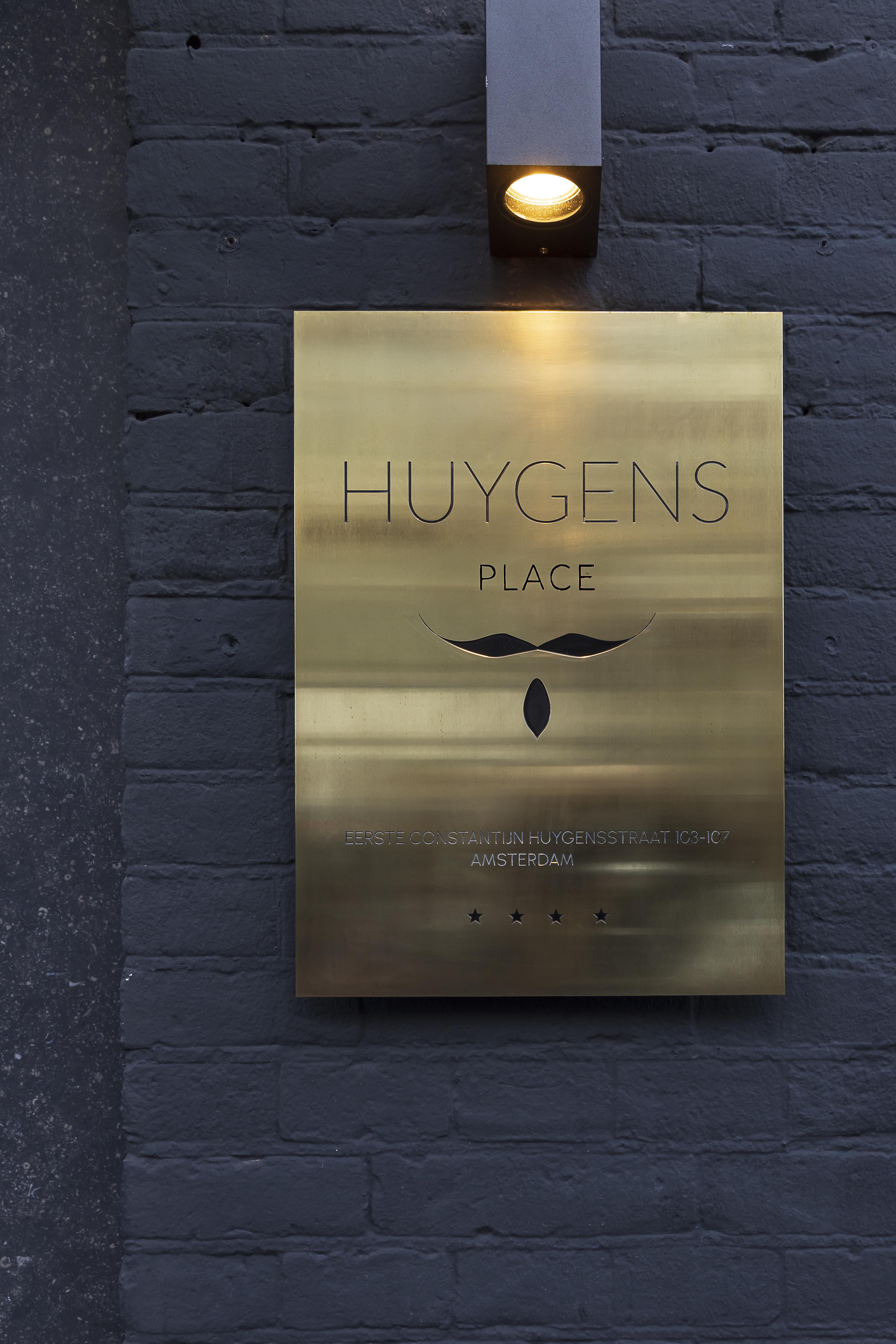 Huygens Place Hotel 4*