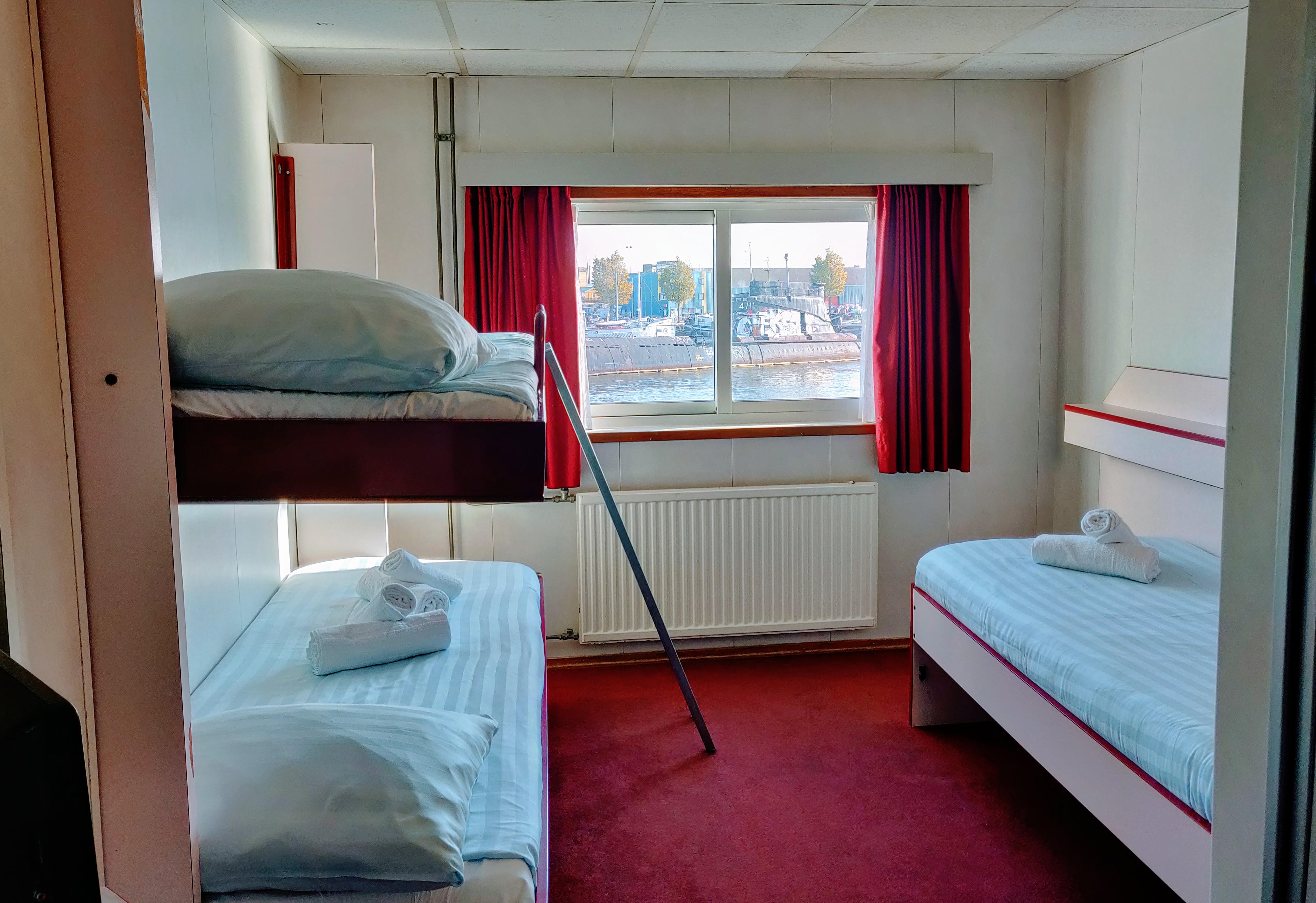 Botel Hotel 3*
