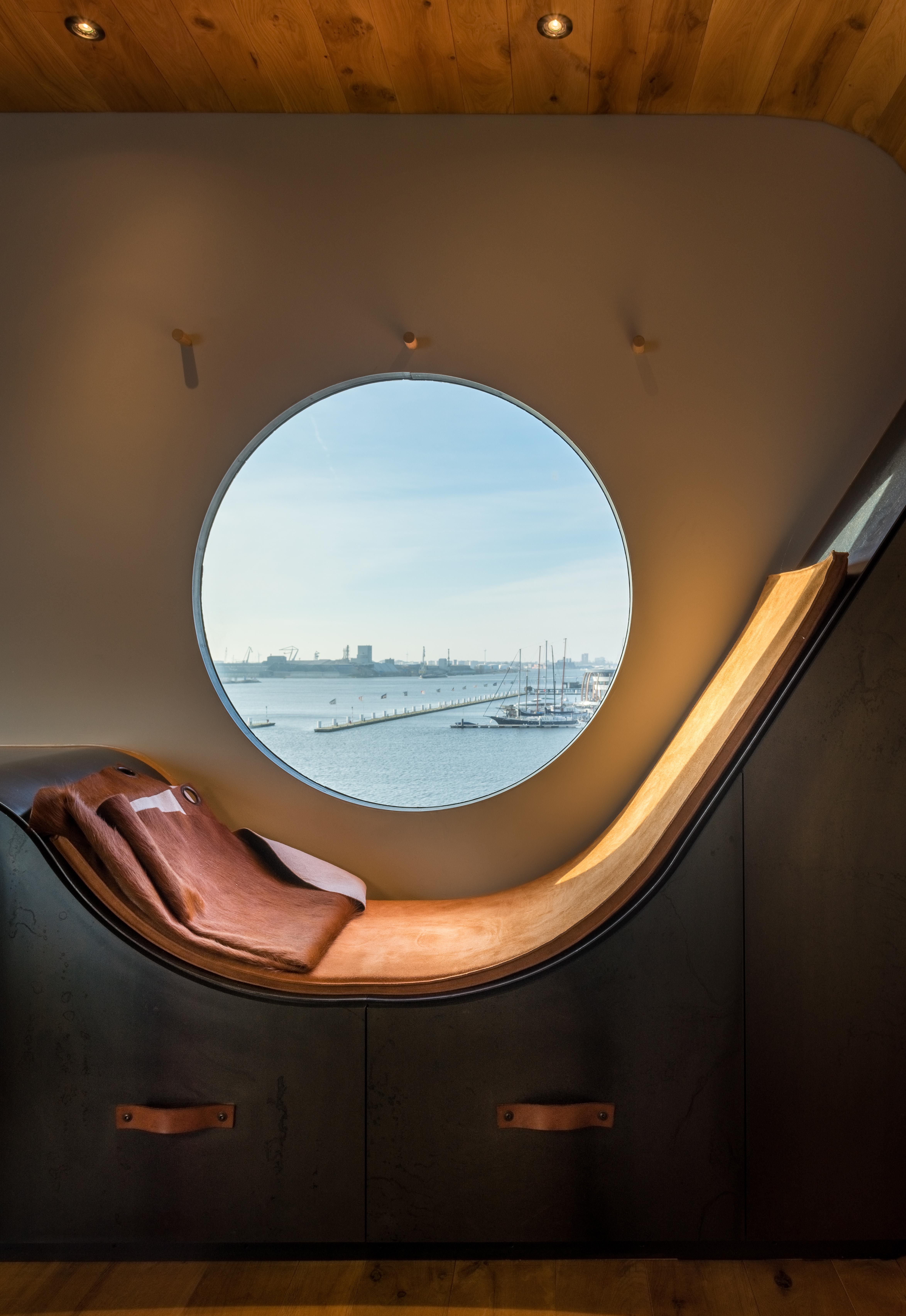 Botel Hotel 3*