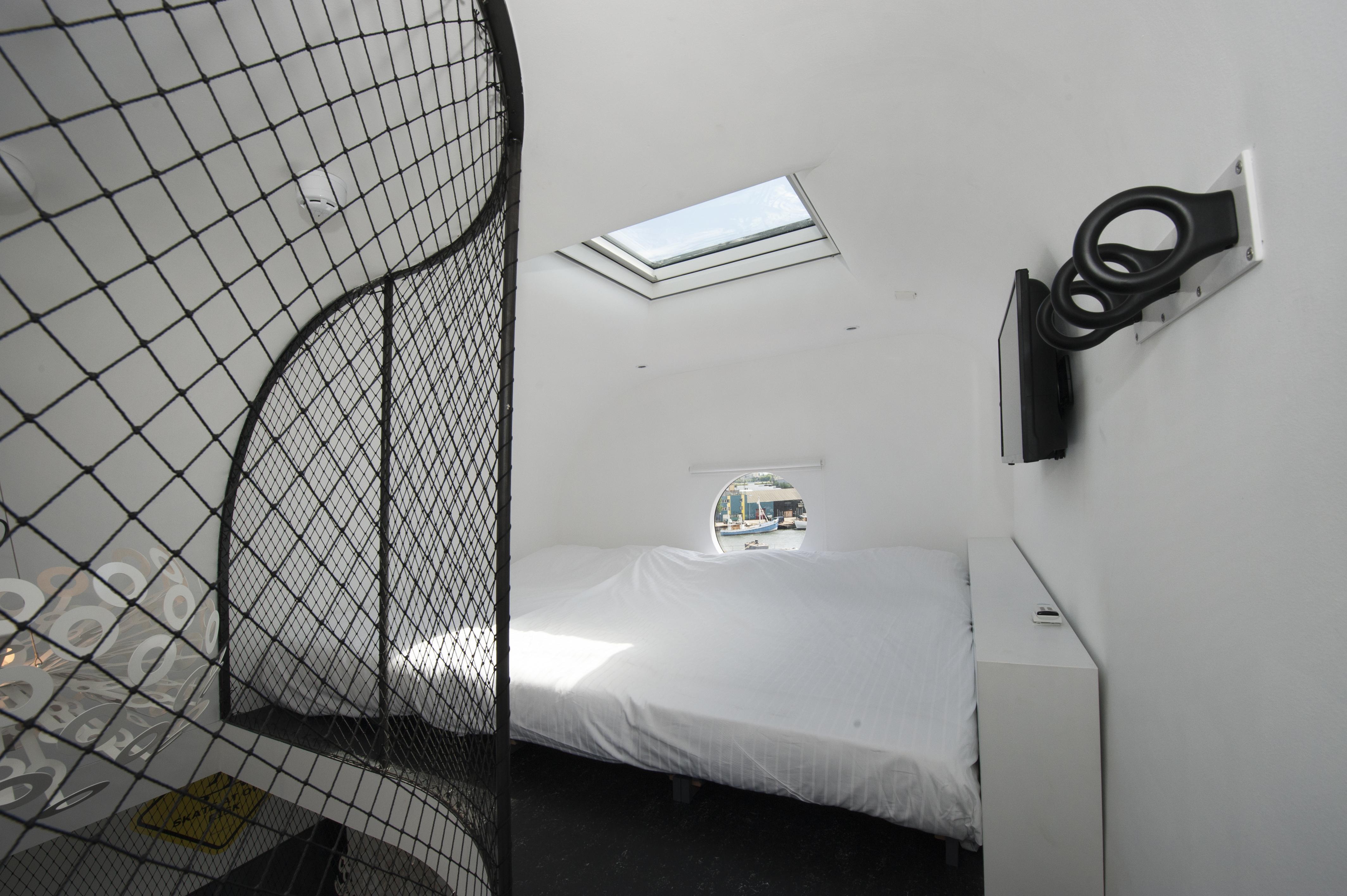 Hotel Botel 3*