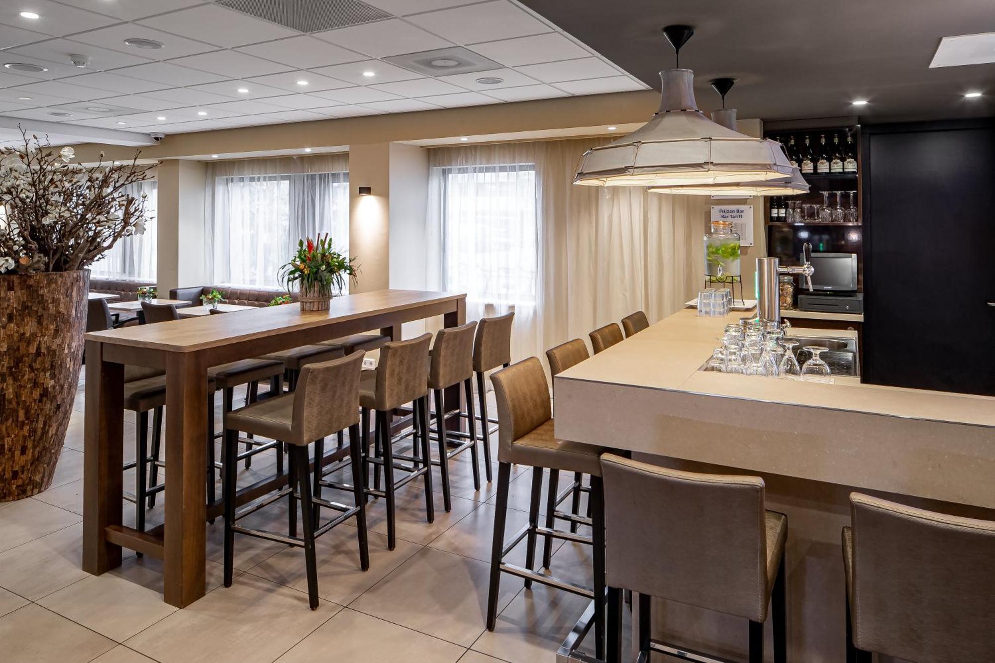 Holiday Express - South By Ihg