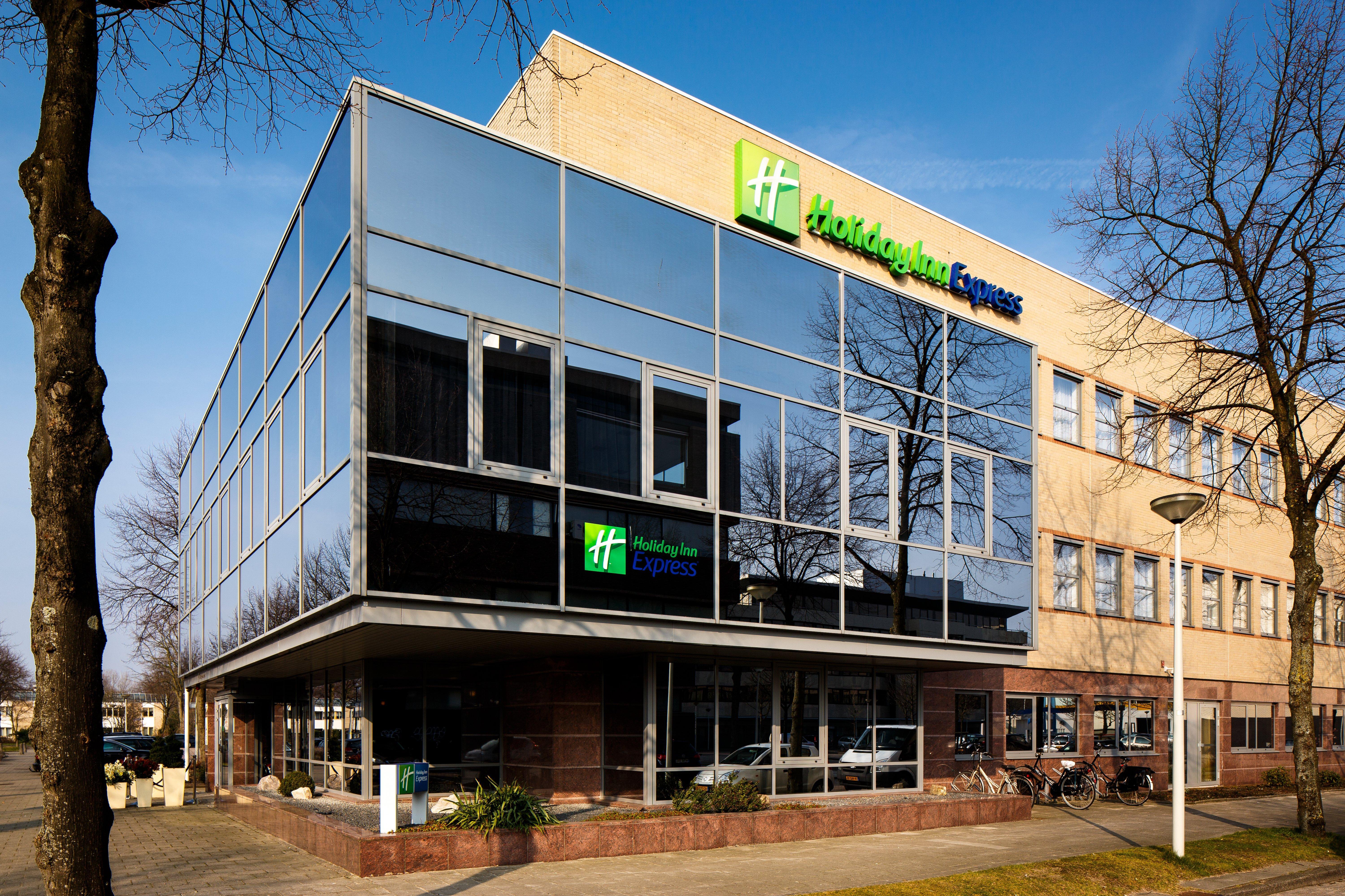 Hotel Holiday Express - South By Ihg