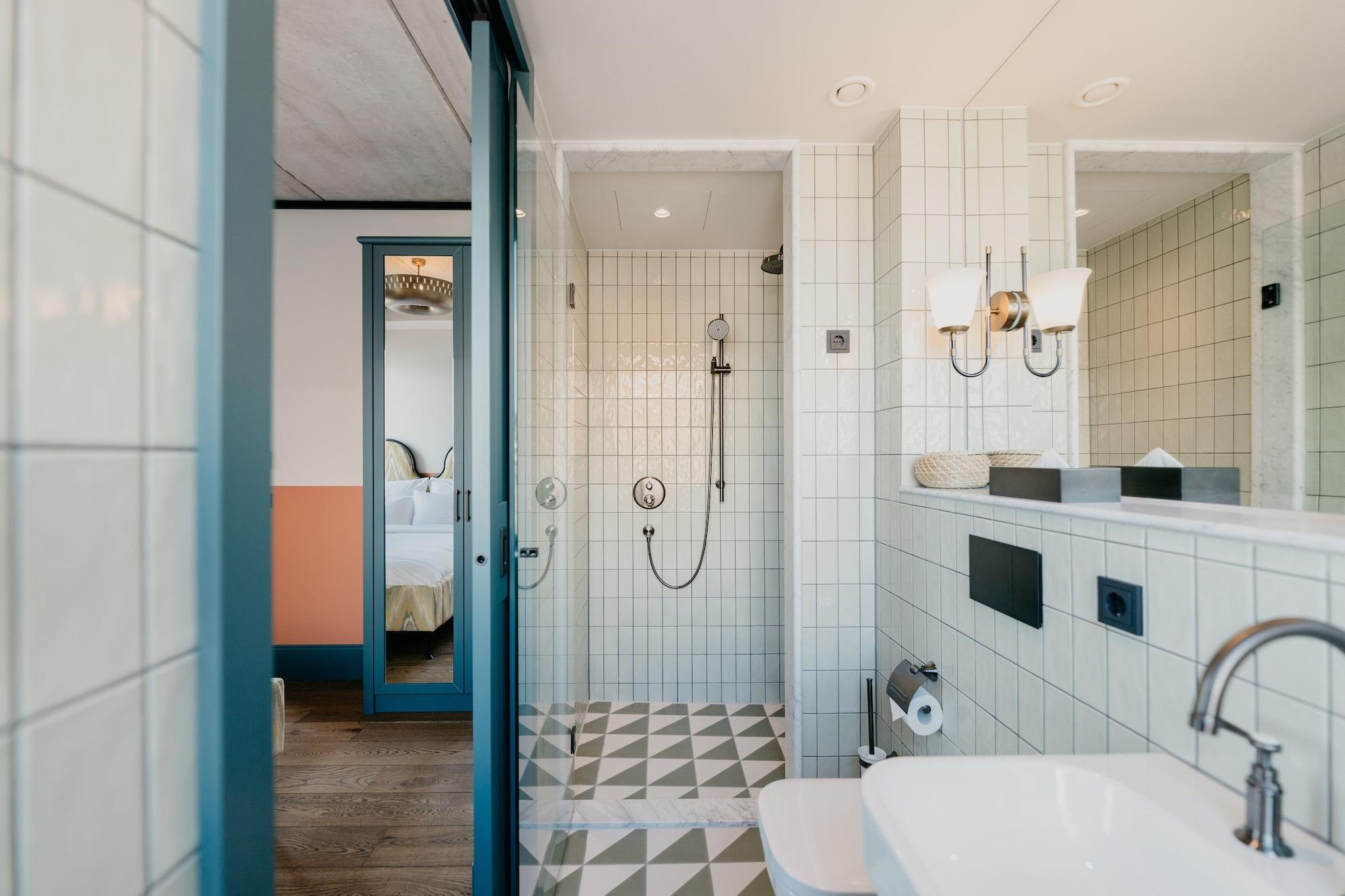 The July - Boat & Co Hotel Amsterdam