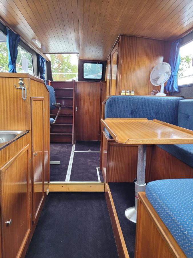 Bed & Breakfast Boat & Breakfast
